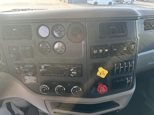 2020 Peterbilt 579-8