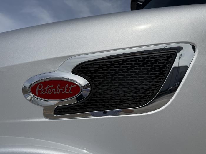 2027 Peterbilt 567-14