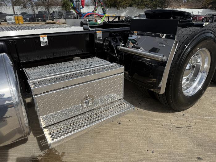 2027 Peterbilt 567-19