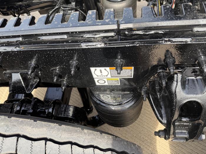 2027 Peterbilt 567-21