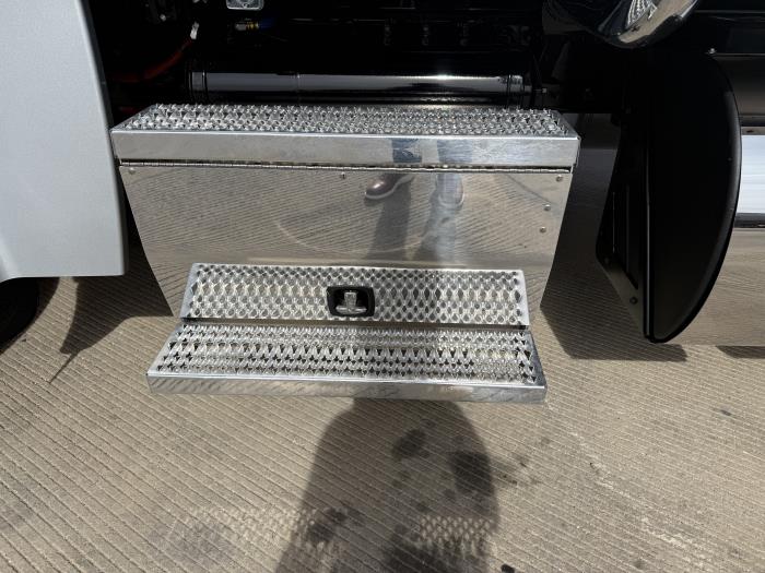 2027 Peterbilt 567-24