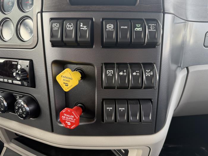 2027 Peterbilt 567-39