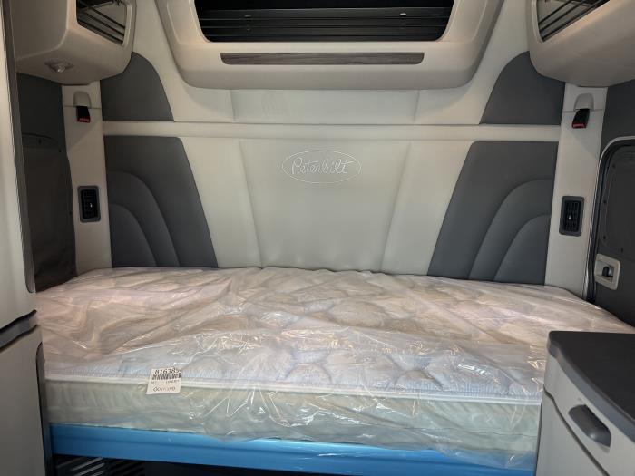 2027 Peterbilt 567-42