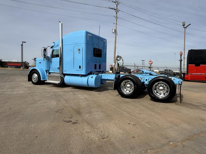 2027 Peterbilt 589-8