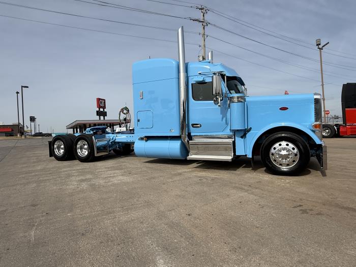 2027 Peterbilt 589-14