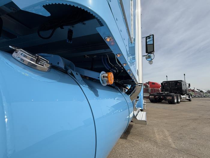 2027 Peterbilt 589-21