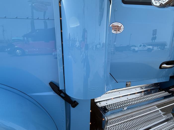 2027 Peterbilt 589-24