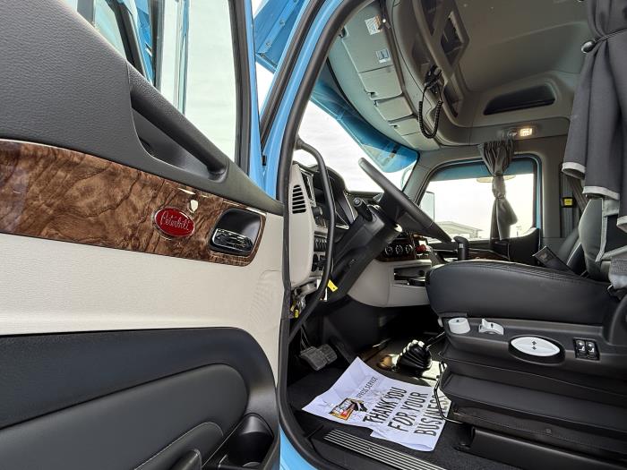 2027 Peterbilt 589-25