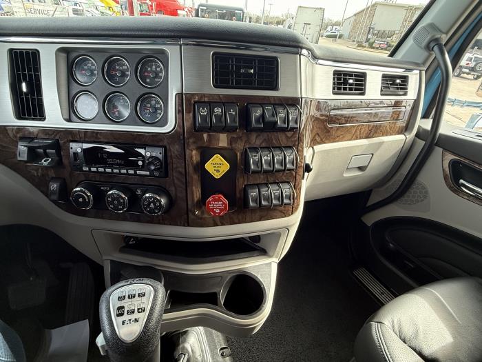 2027 Peterbilt 589-29