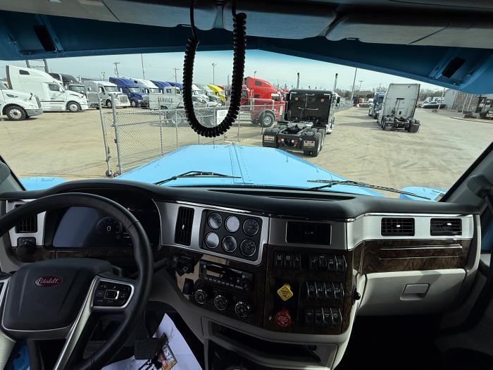 2027 Peterbilt 589-40