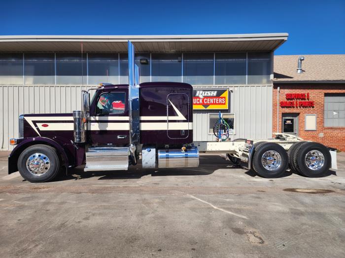 2027 Peterbilt 589-1