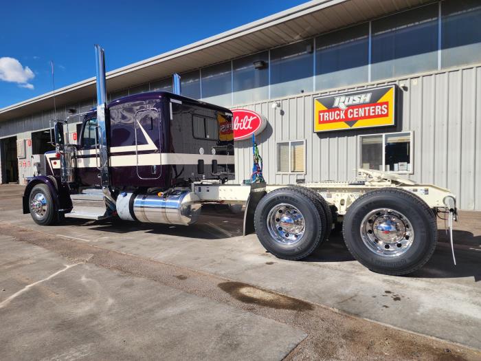 2027 Peterbilt 589-2