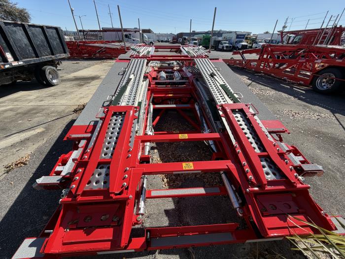 2025 Peterbilt 589-27