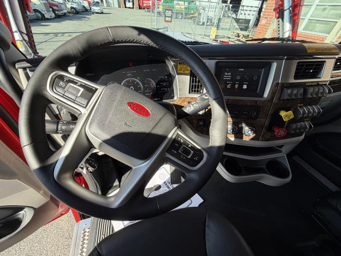 2025 Peterbilt 589-16