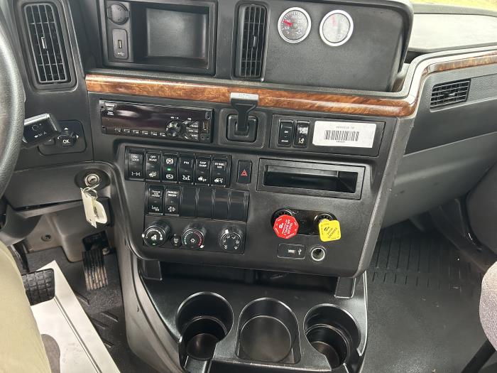 2020 International LT625-14