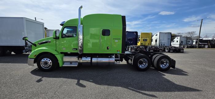 2023 Peterbilt 579-1