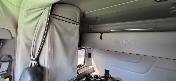 2023 Peterbilt 579-10