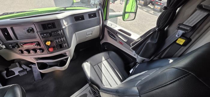 2023 Peterbilt 579-17