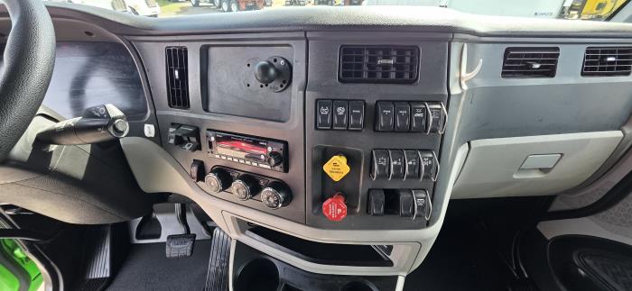 2023 Peterbilt 579-18