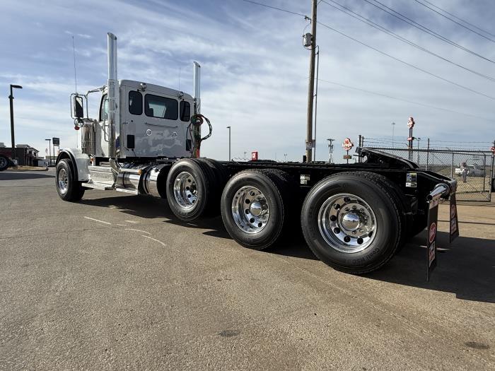 2027 Peterbilt 589-10