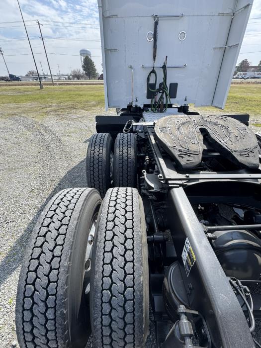 2022 Peterbilt 579-10