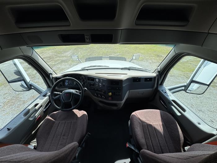 2022 Peterbilt 579-16