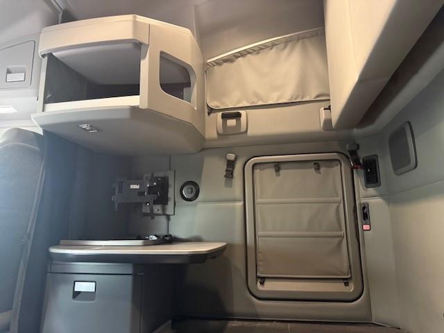 2021 Kenworth T680-6