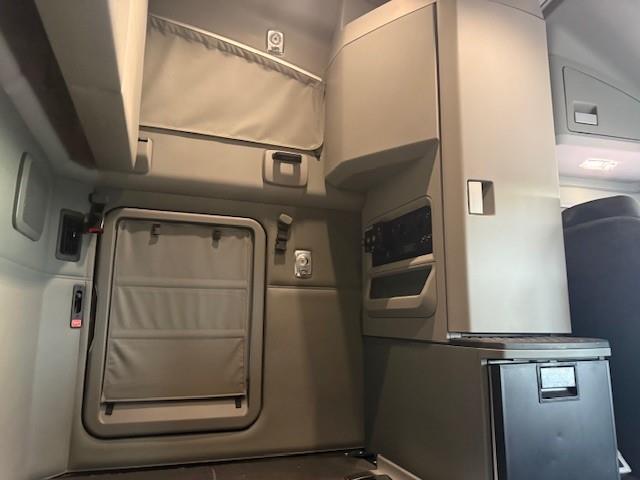 2021 Kenworth T680-7