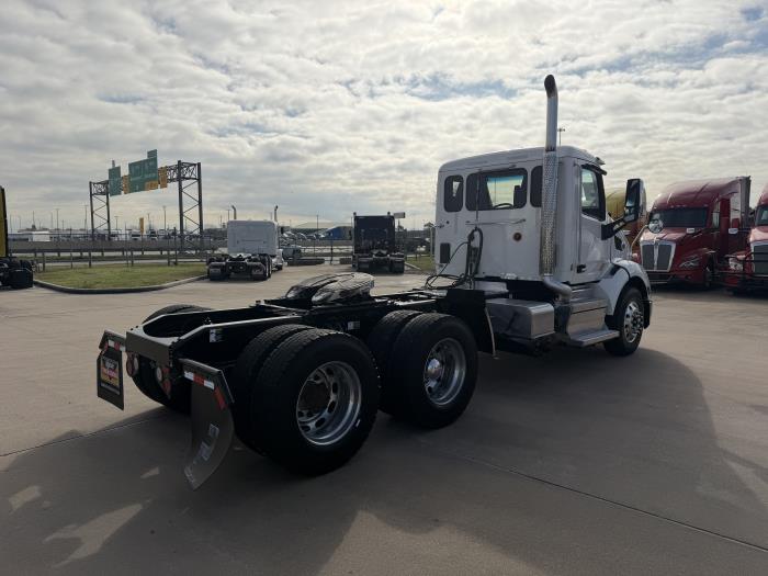 2021 Peterbilt 579-4