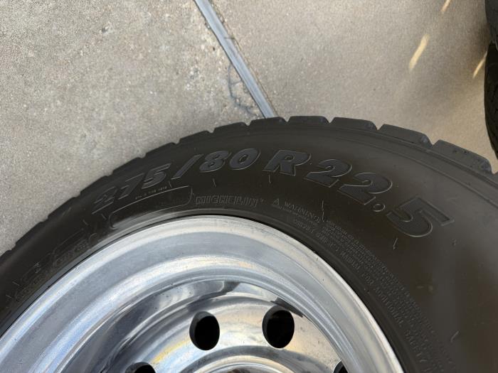 2021 Peterbilt 579-8