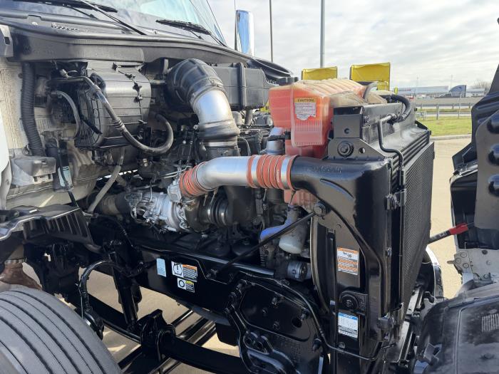 2021 Peterbilt 579-18