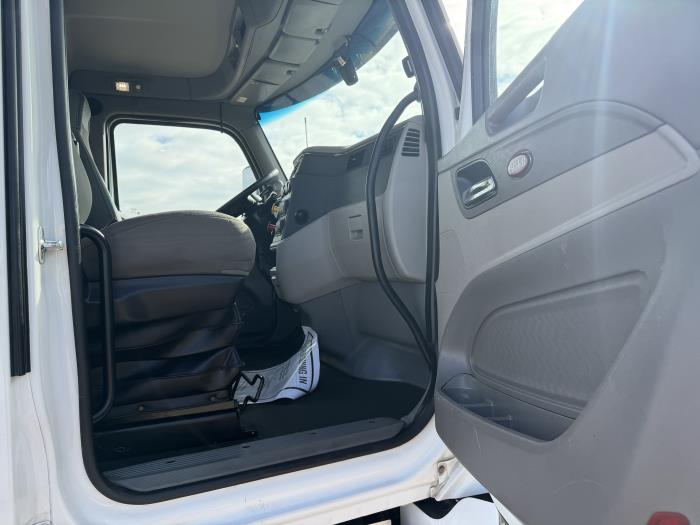 2021 Peterbilt 579-21