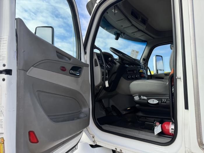 2021 Peterbilt 579-23