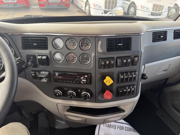 2021 Peterbilt 579-28