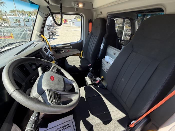 2027 Peterbilt 567-13