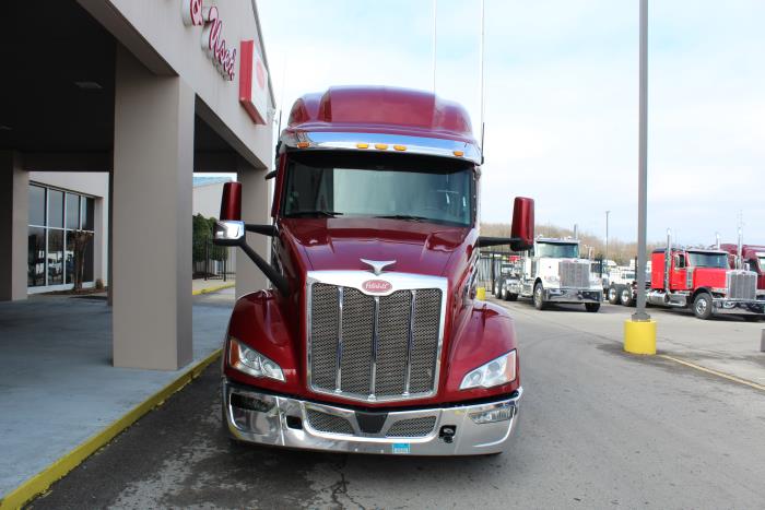 2023 Peterbilt 579-1