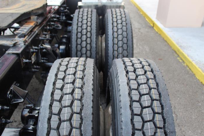 2023 Peterbilt 579-5