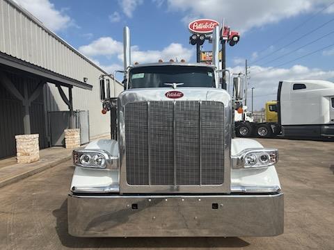 2027 Peterbilt 589-2