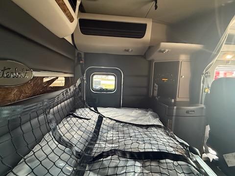 2027 Peterbilt 589-7