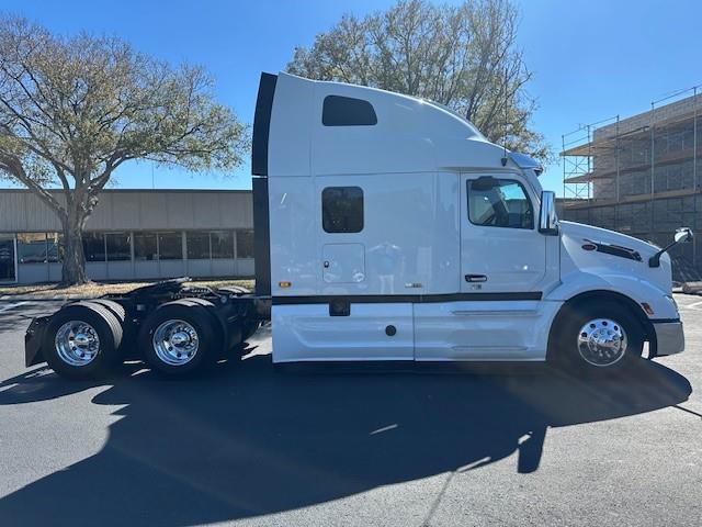 2027 Peterbilt 579-6
