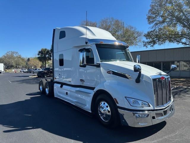 2027 Peterbilt 579-7