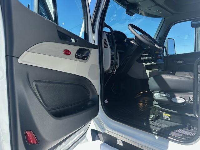 2027 Peterbilt 579-9