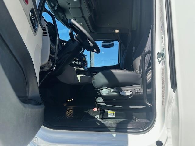 2027 Peterbilt 579-10