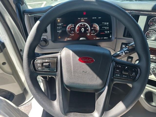 2027 Peterbilt 579-13