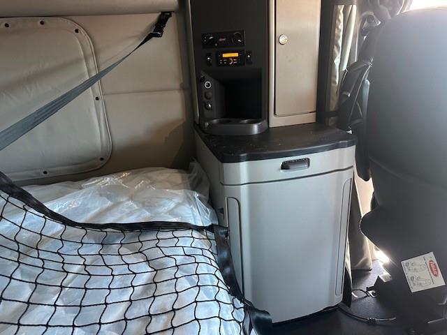 2027 Peterbilt 579-23