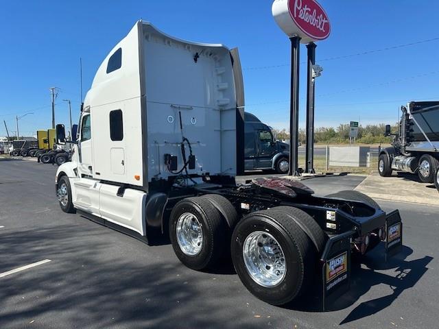 2027 Peterbilt 579-3