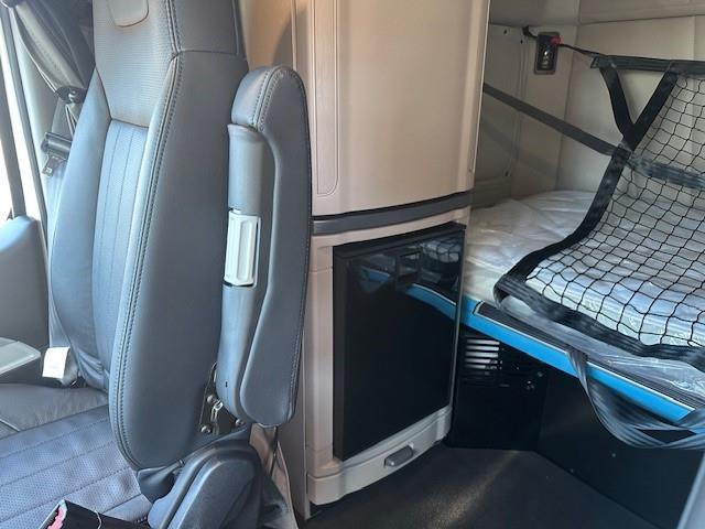 2027 Peterbilt 579-17