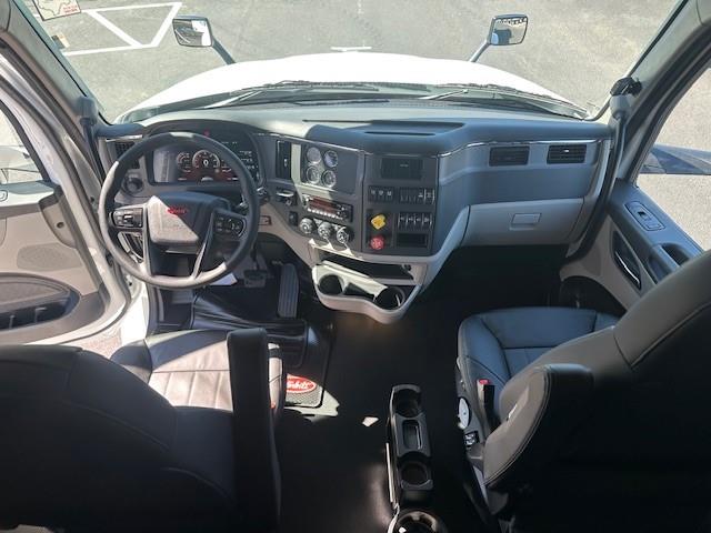 2027 Peterbilt 579-27