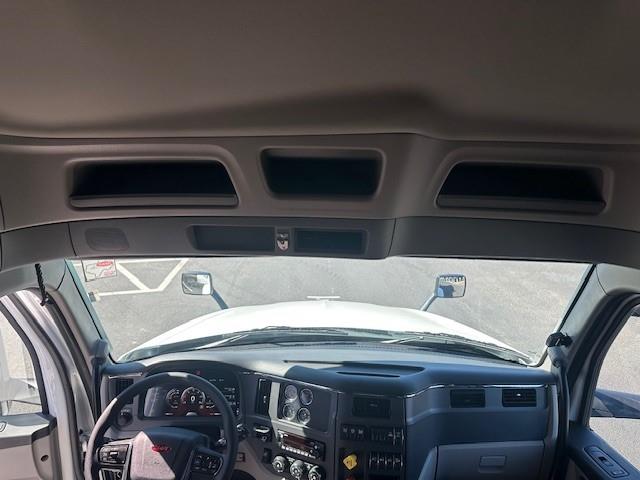 2027 Peterbilt 579-28