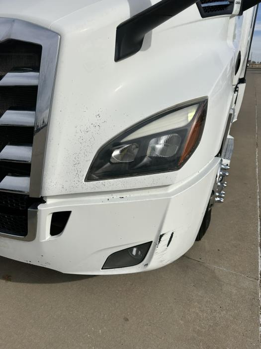 2019 Freightliner Cascadia-12